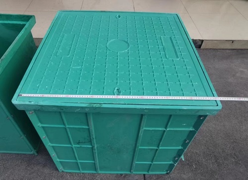 國內知名的玻璃鋼井蓋廠家,玻璃鋼井蓋廠家