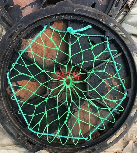 井蓋安全網(wǎng)，井蓋脫落，井蓋防盜，井蓋安全，城市基礎(chǔ)設(shè)施，井蓋保護，井蓋安全防護